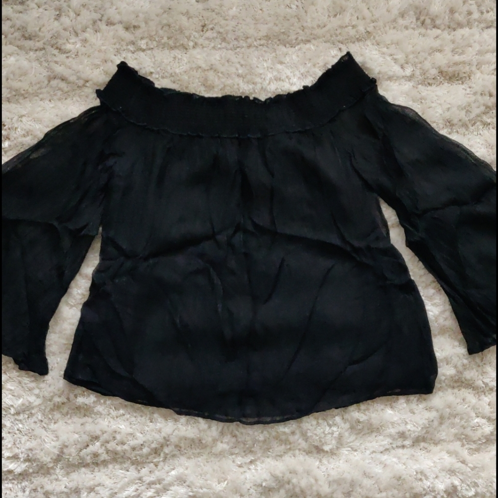 EUC Off-shoulder bell sleeve blouse
